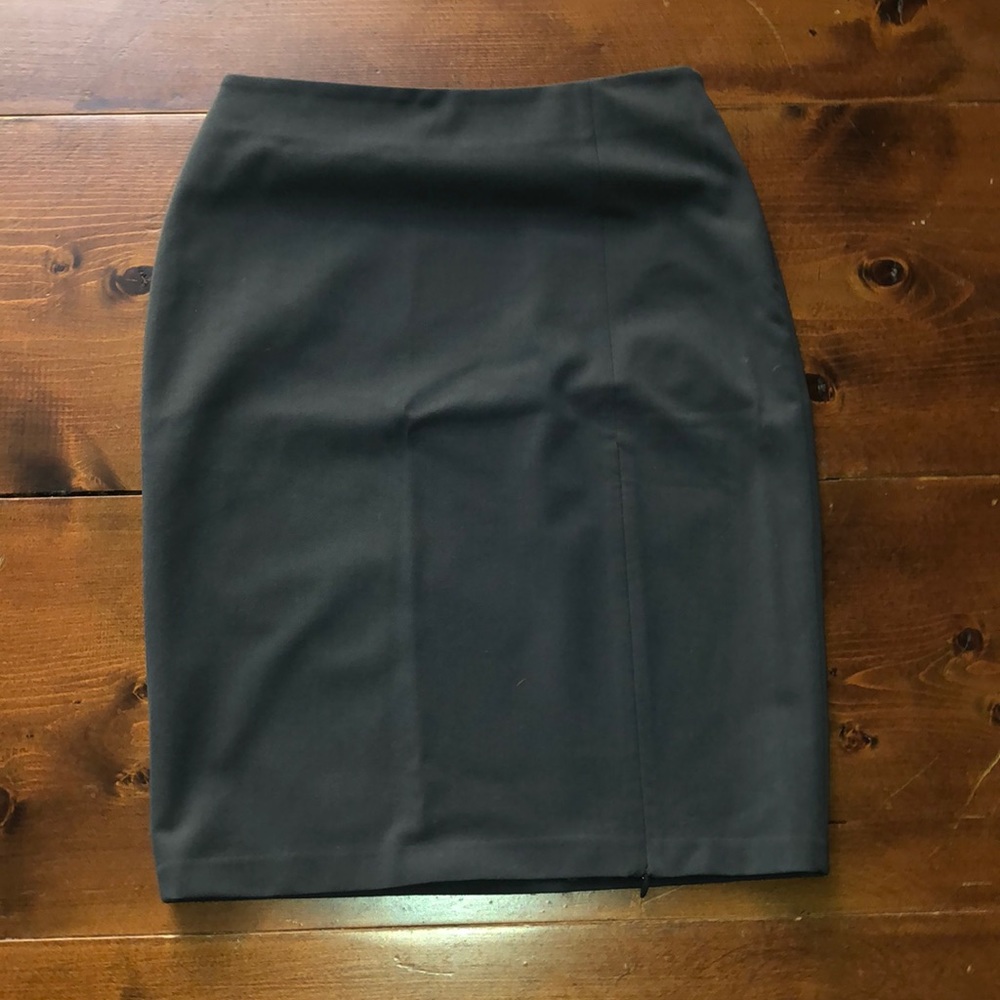 The limited gray skirt